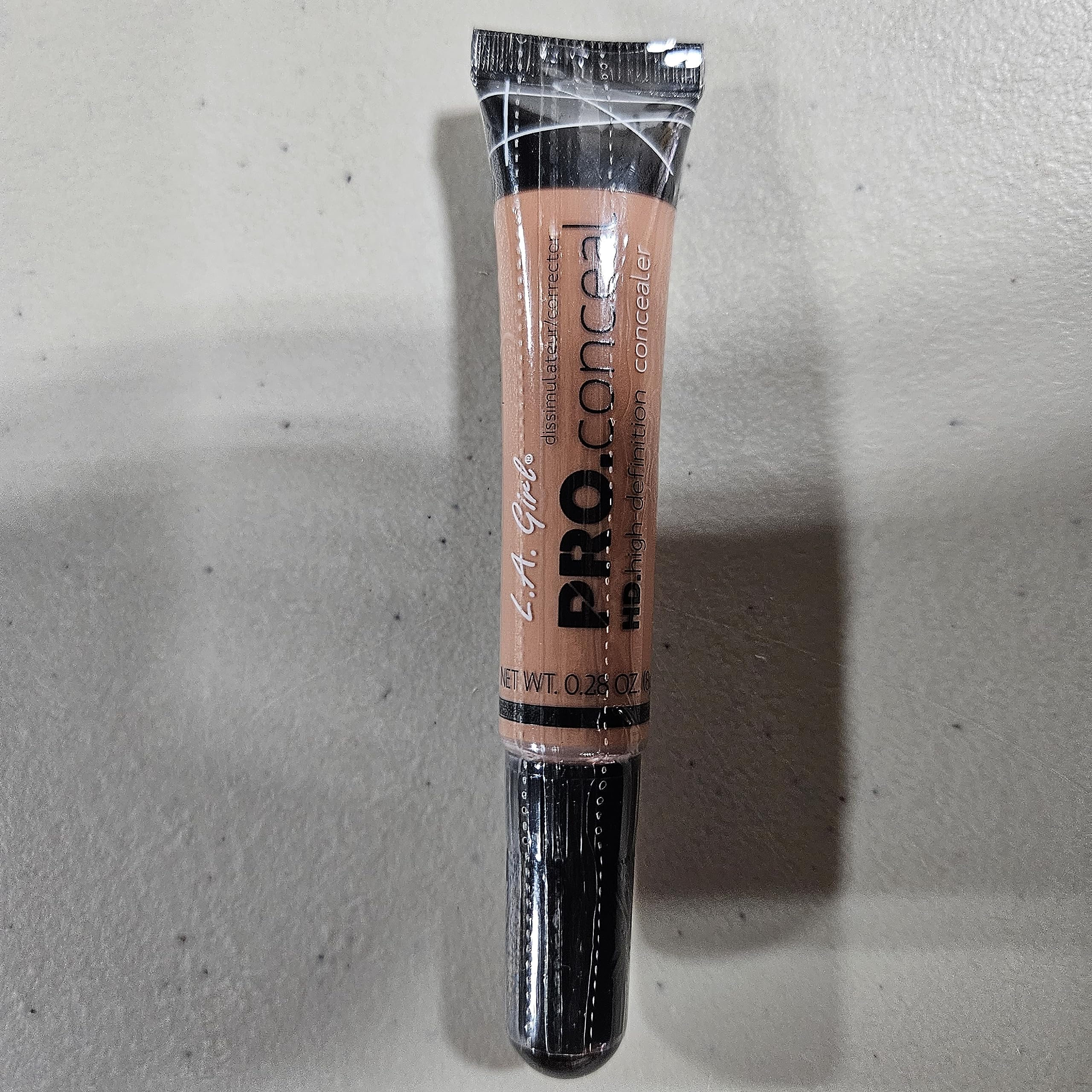 L.A. Girl Pro Conceal targets blemishes for precise coverage.
