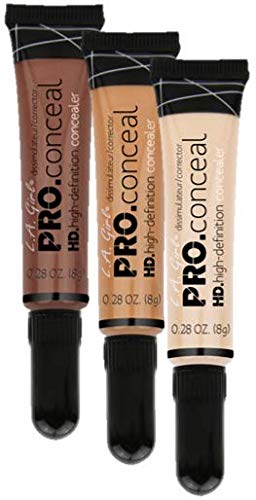 Open compact displaying the creamy, crease-resistant formula.