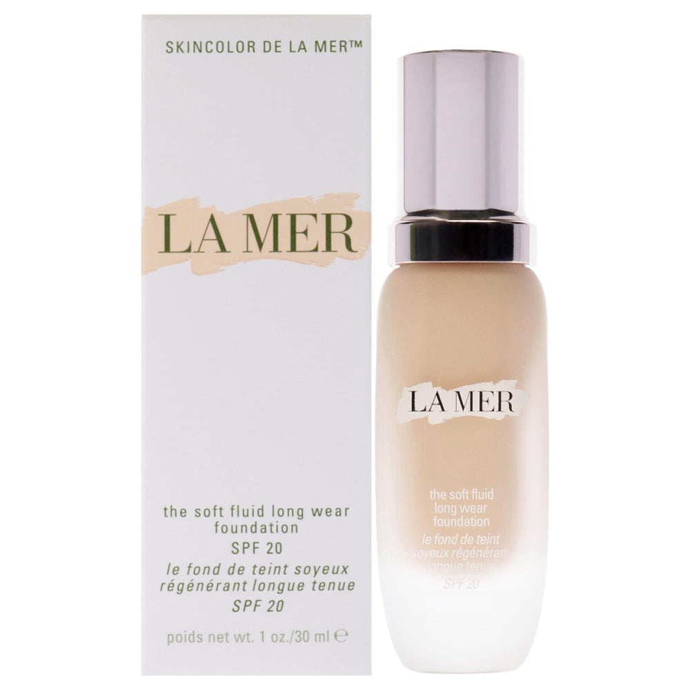 La Mer Soft Fluid Foundation SF20 120 bottle pour reveals creamy texture for even tone.