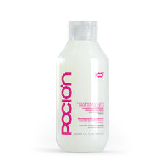 La Pocion Ancestral Mask jar delivers deep hydration for dry hair.