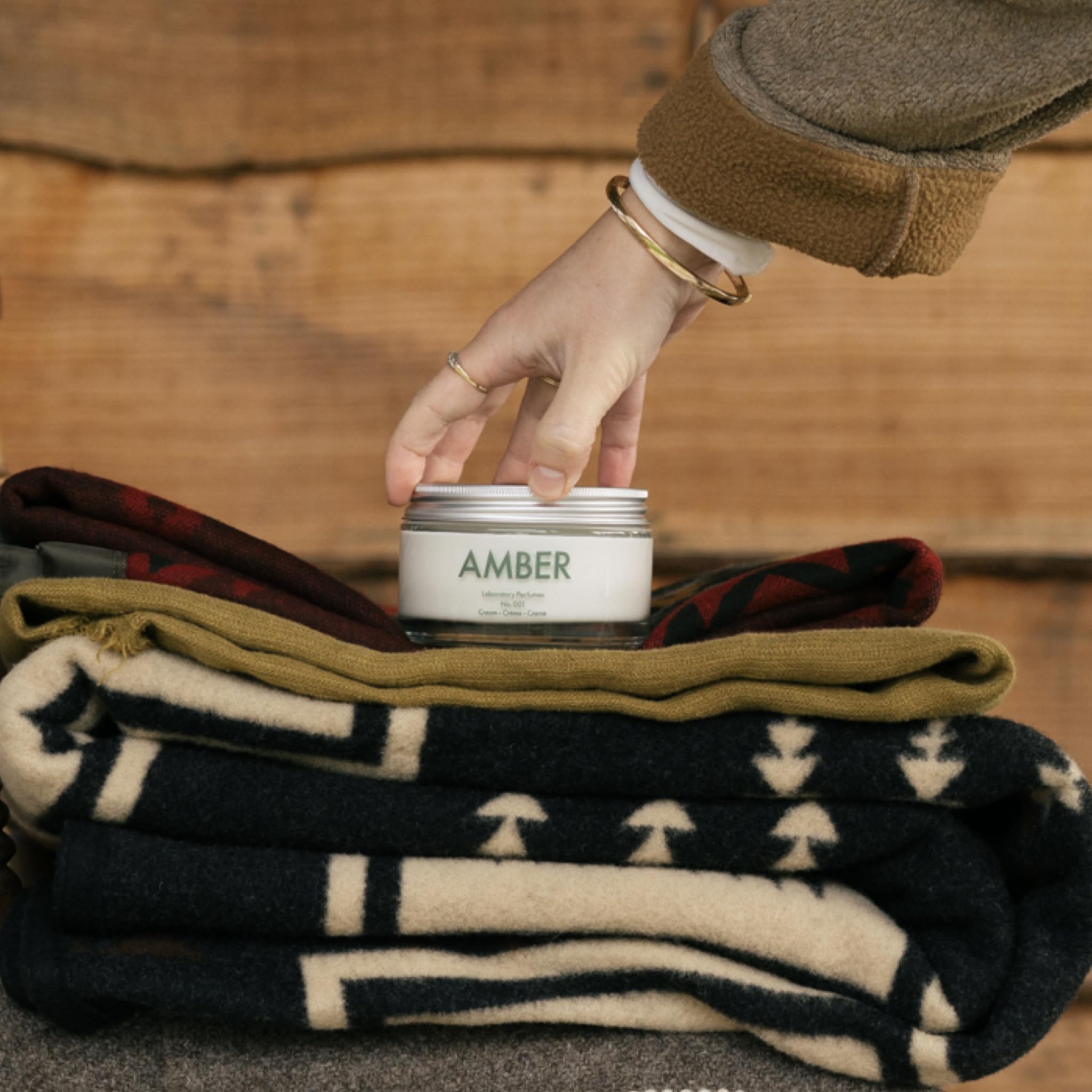 Laboratory Perfumes Amber Body Cream packaging—eco-conscious, gender-free skincare.