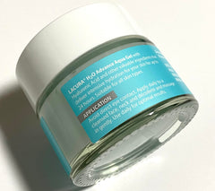 LACURA H2O Advance Aqua Gel being applied to skin suggests soft, hydrated feel.