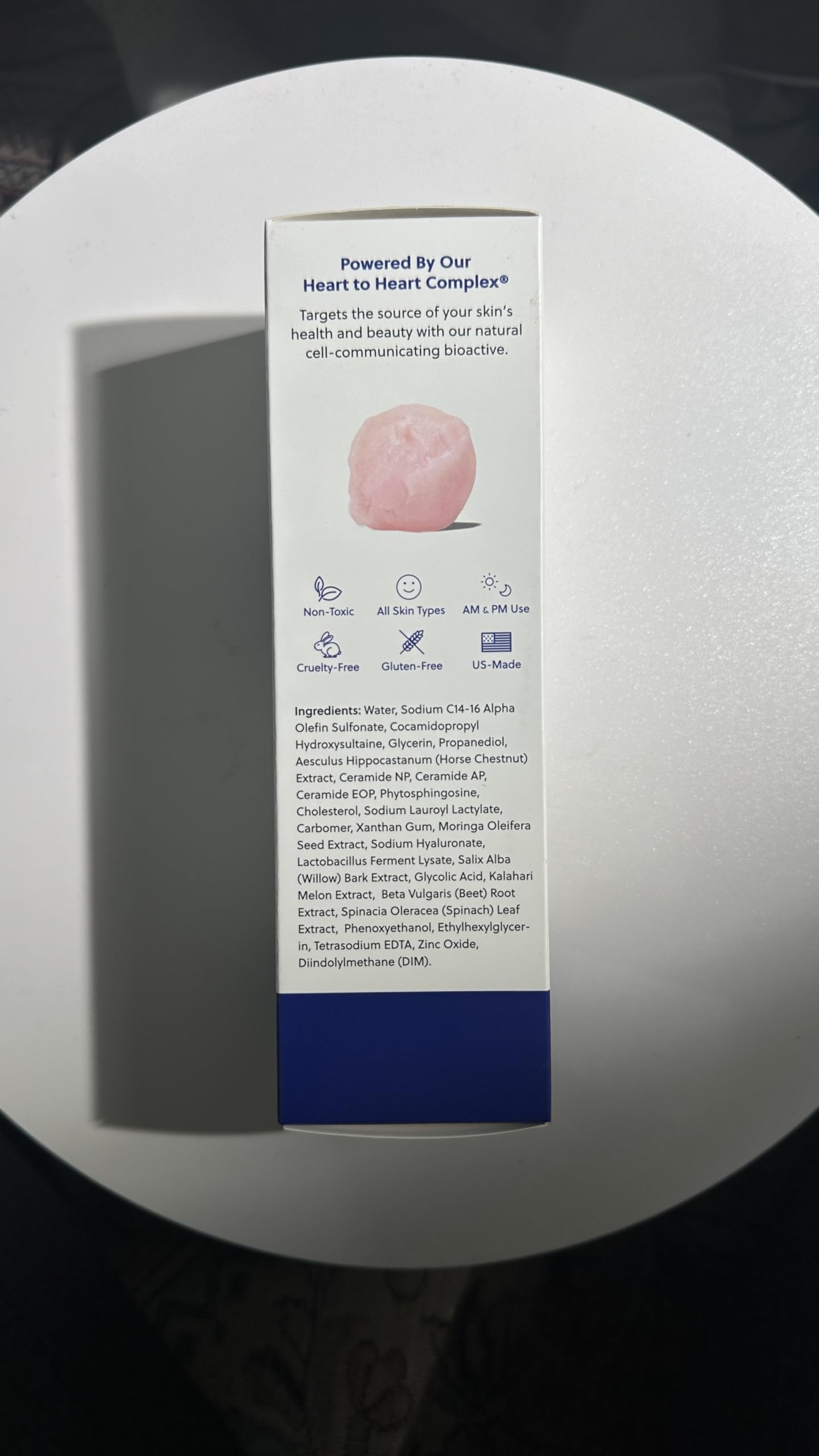 Lamarue Essential Cleanser close-up of pore-clearing action for balanced skin