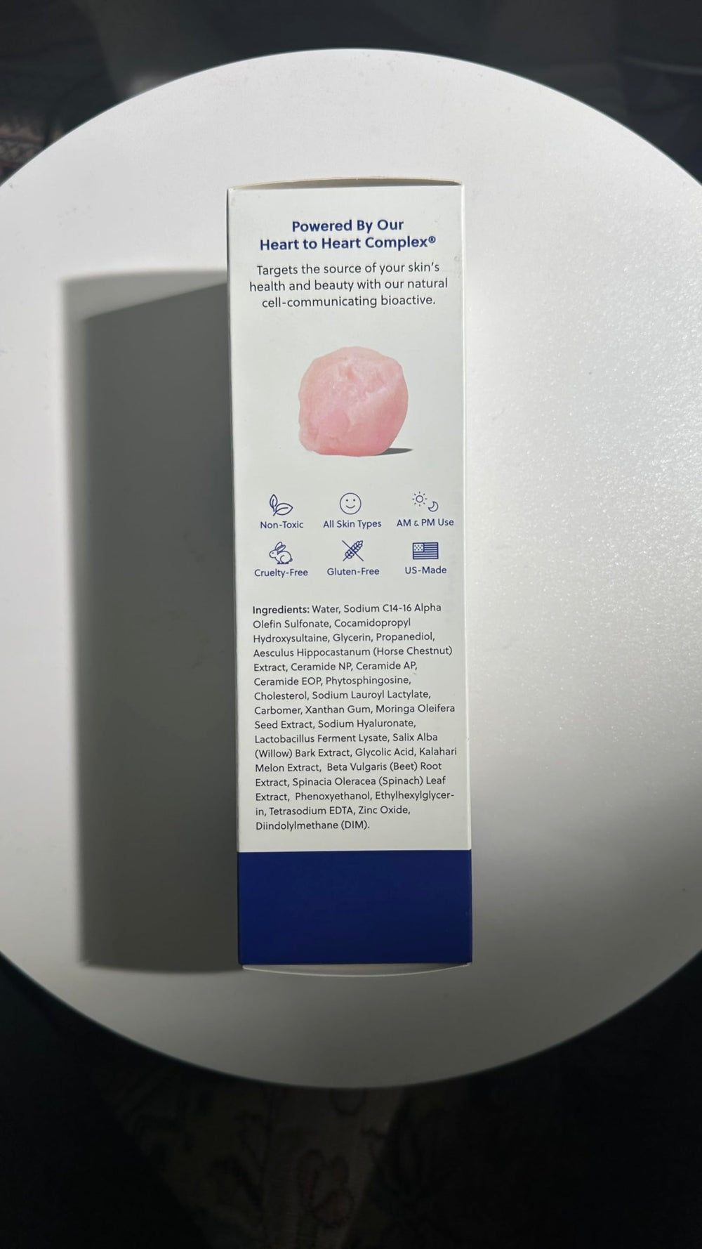 Lamarue Essential Cleanser close-up of pore-clearing action for balanced skin