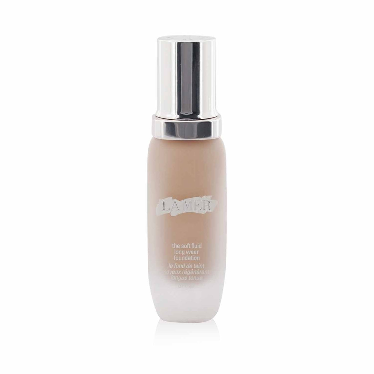 La Mer Soft Fluid Alabaster bottle for long wear and natural finish