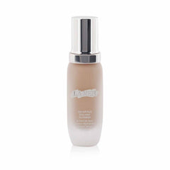 La Mer Soft Fluid Alabaster bottle for long wear and natural finish