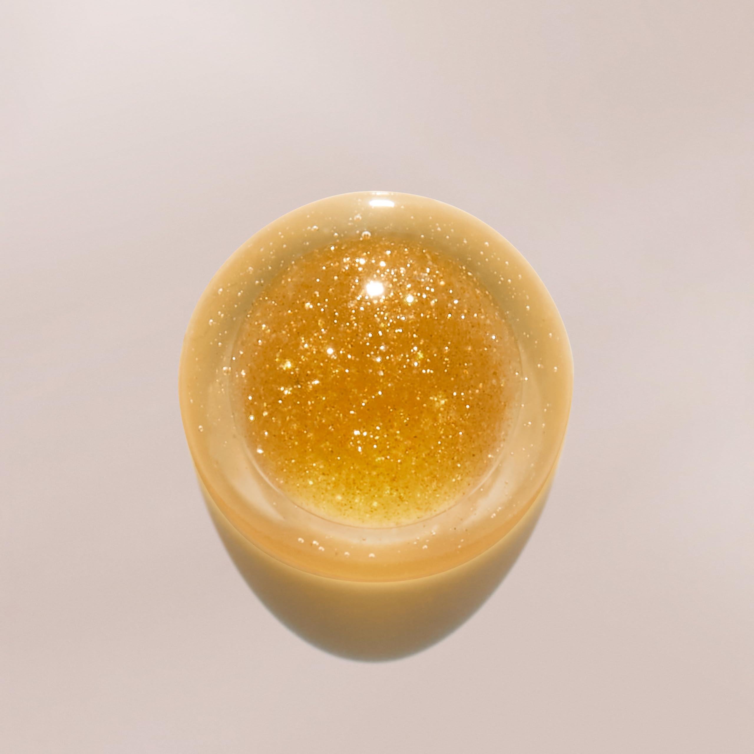 Lancaster Golden Tan Maximizer contains six natural-origin oils for hydration.