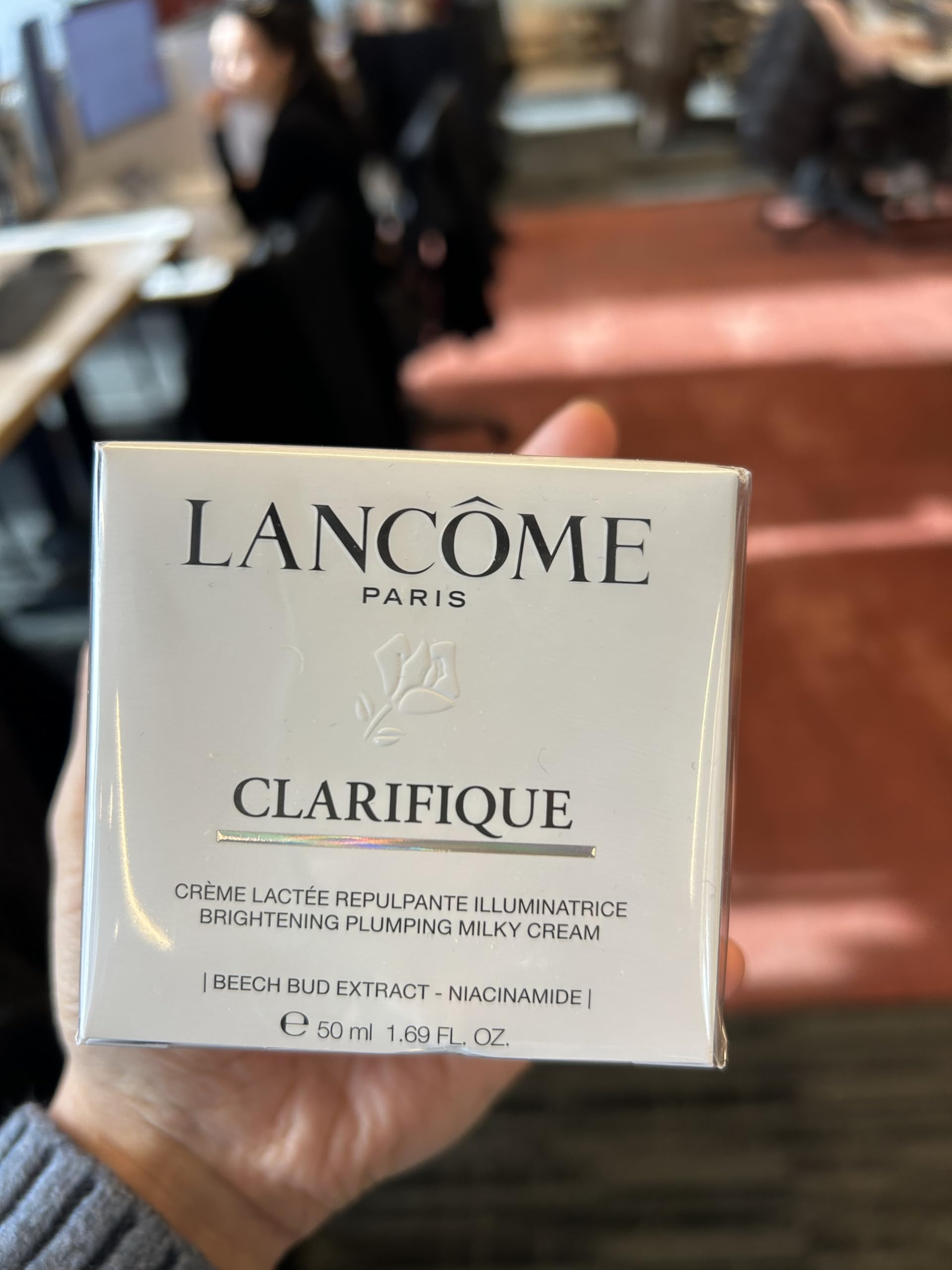 Lancôme Clarifique Milky Cream achieving a glass skin glow on complexion.