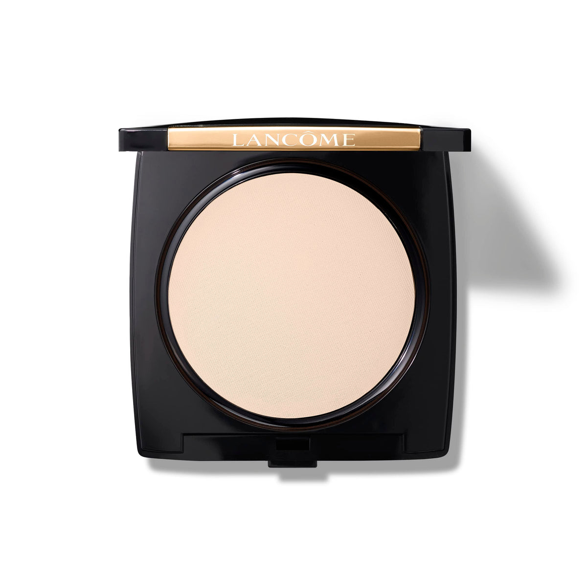 Lancôme Dual Finish powder compact shows a versatile natural matte look.