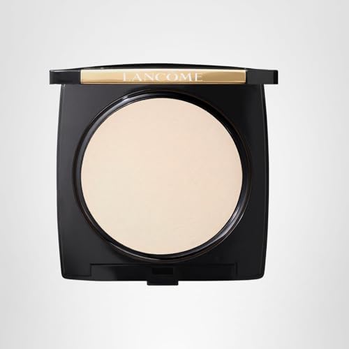 Lancôme Dual Finish close-up illustrates buildable texture for sheer to full.