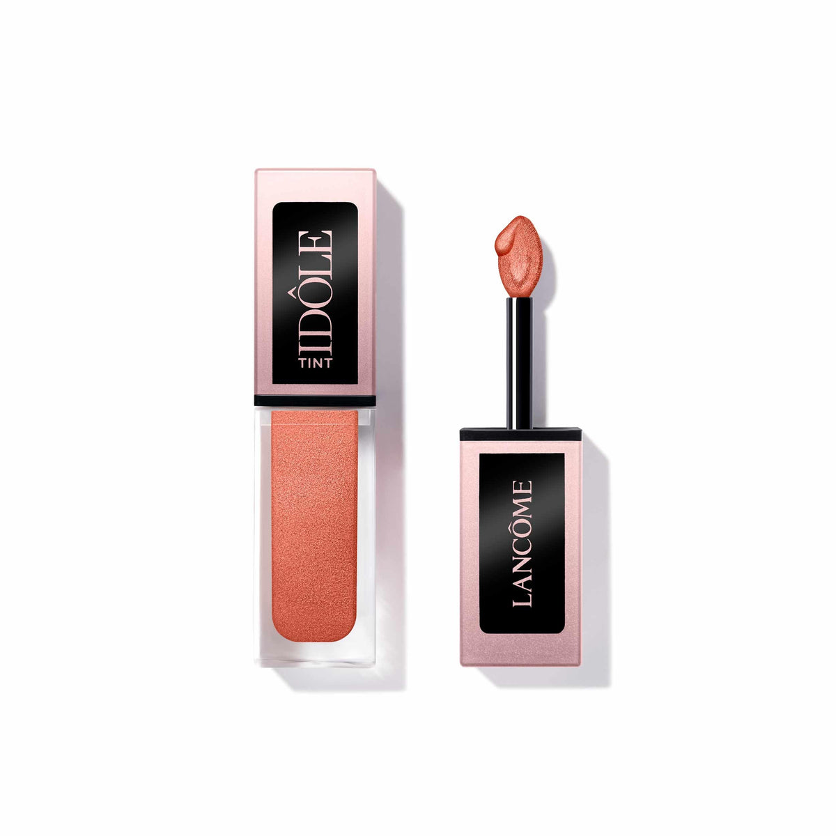 Lancôme Idôle Tint two-sided applicator for eyeshadow and liner.