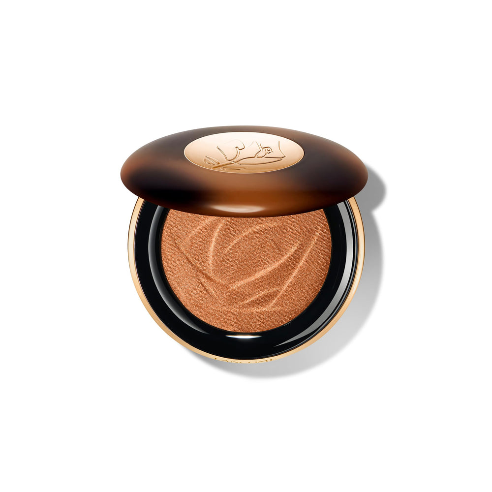 Lancôme Teint Idole C.E. highlighter Copper Glow compact for a lasting luminous finish.