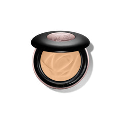 Lancôme Teint Idole setting powder blur-pores for a soft-matte look.