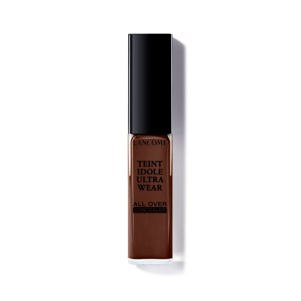 Lancôme Teint Idole Ultra Wear concealer tube-dispense enables precise full coverage.