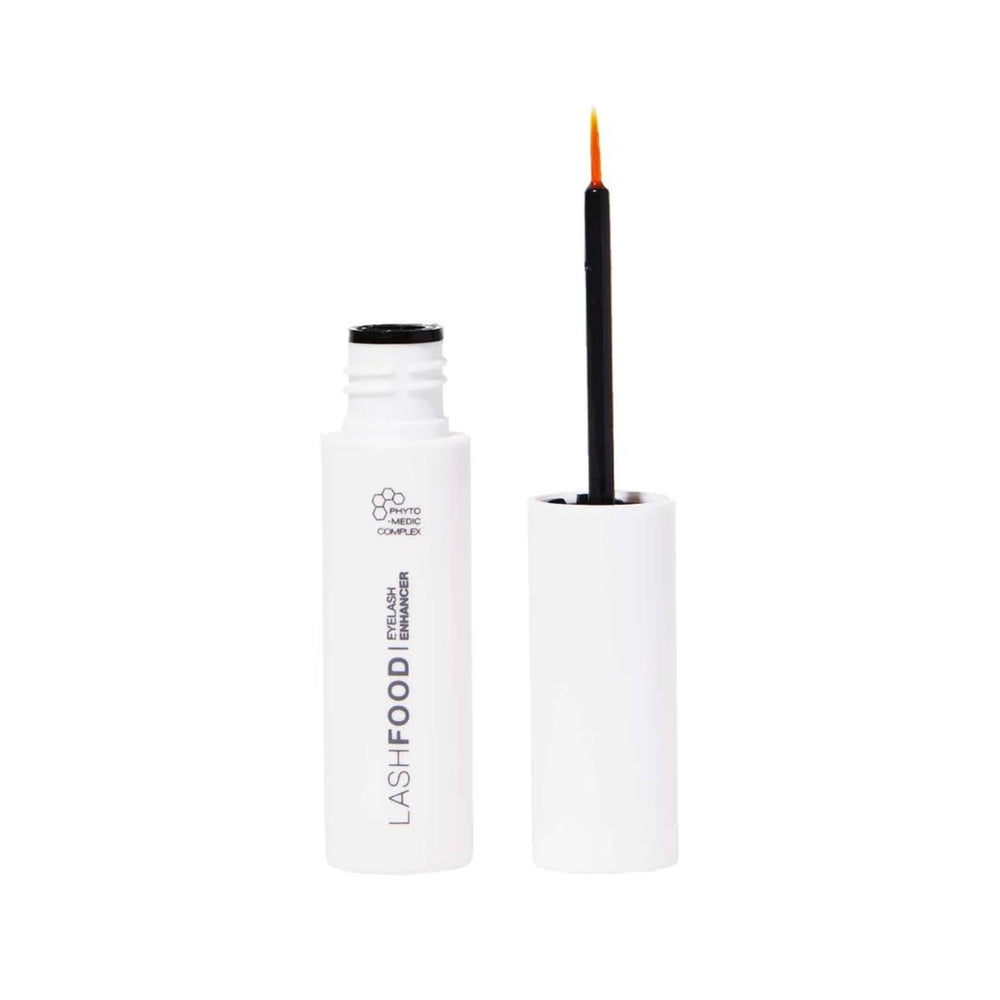 LashFood applicator brush applying Phyto-Medic Complex precisely along the lash line