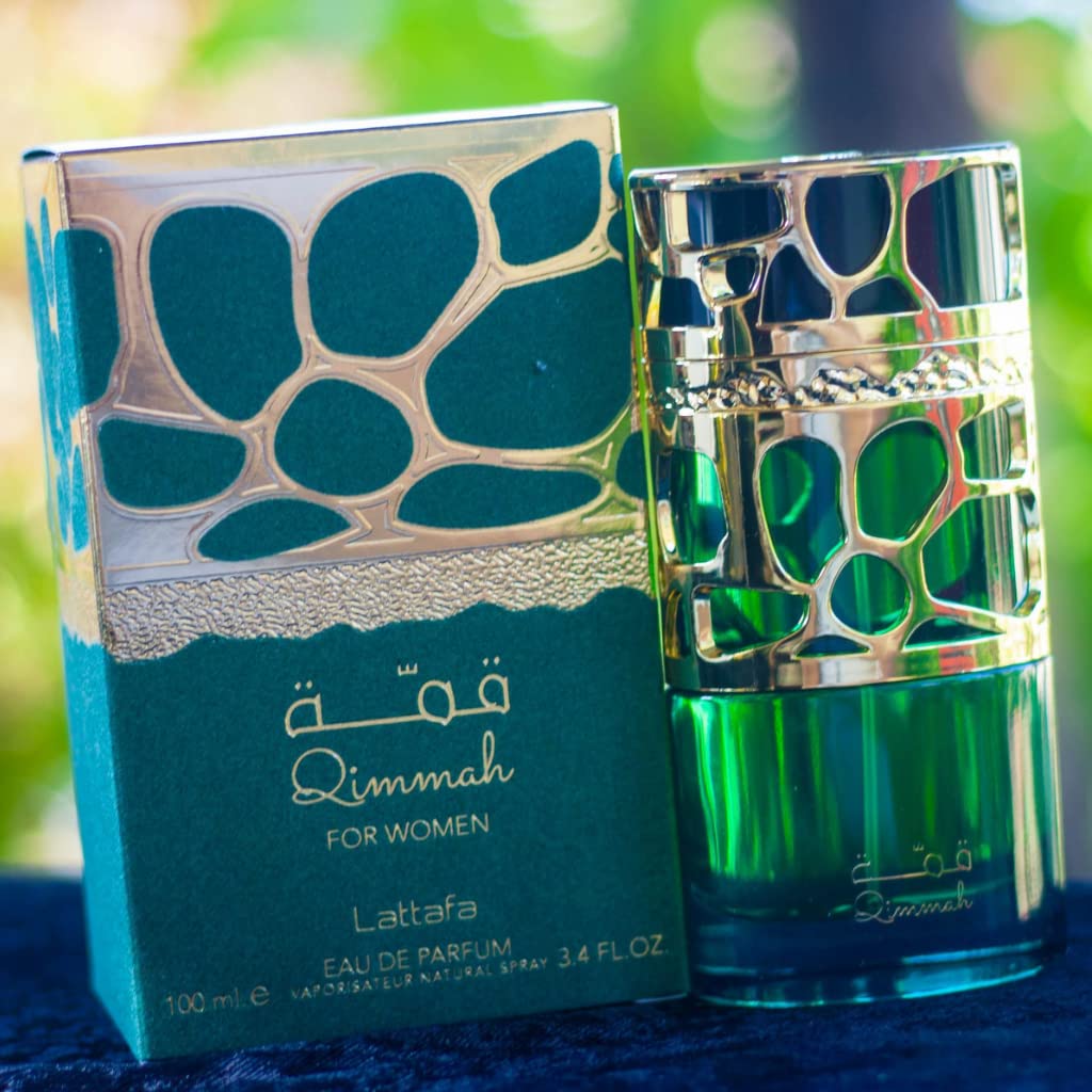 Lattafa Qimmah EDP base notes cedar and oud delivering lasting oriental depth