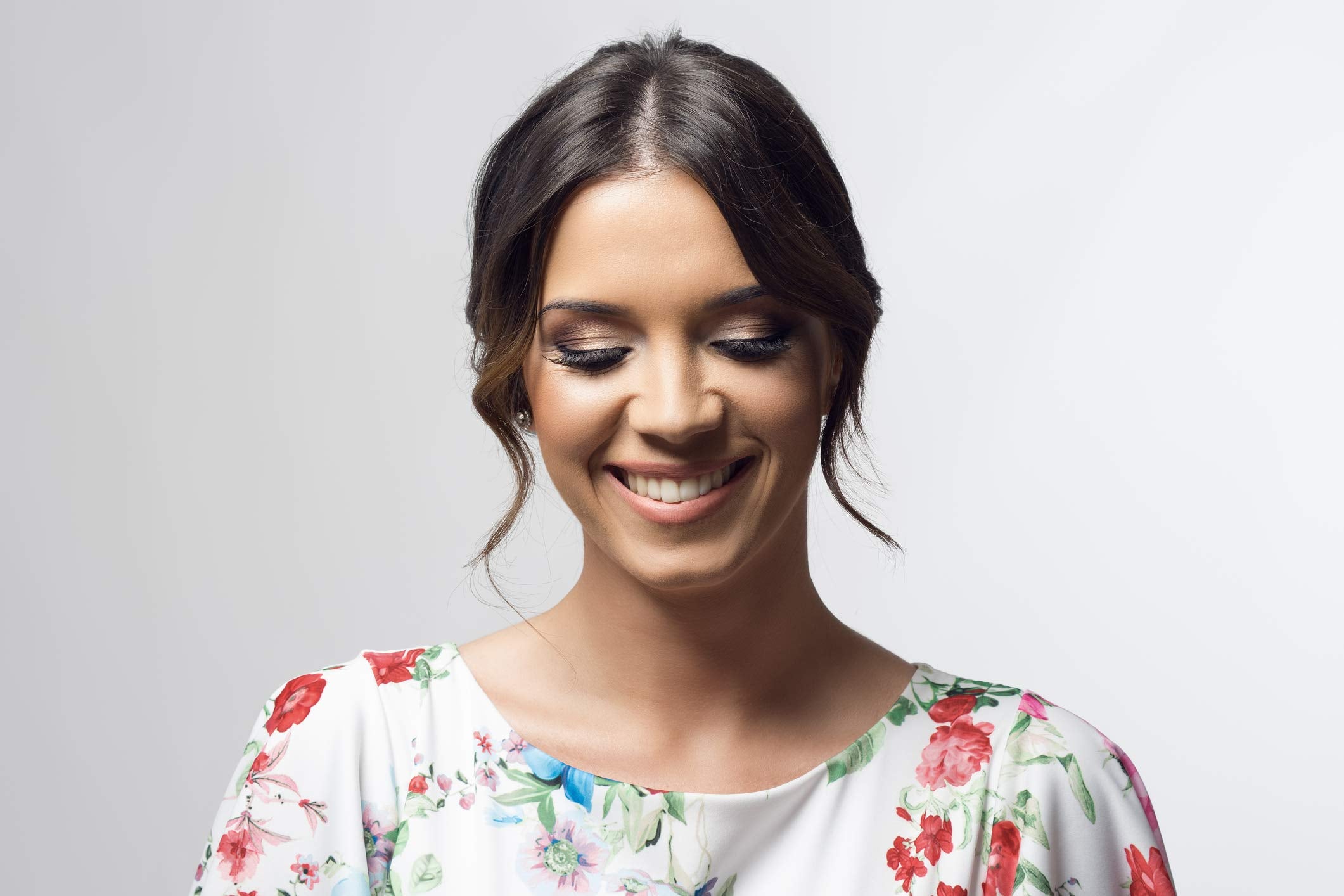 Lauren Brooke Cosmetiques Neutral No. 20 shade on skin with natural UV protection