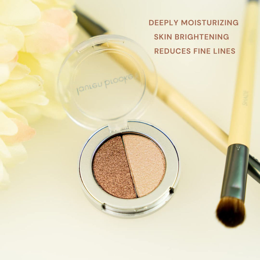 Lauren Brooke cappuccino swatch reveals warm, blendable pigment for versatile day looks.
