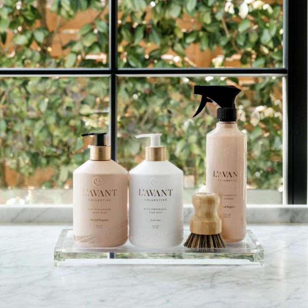 L'AVANT Collective pump and foam convey luxurious lather during use.