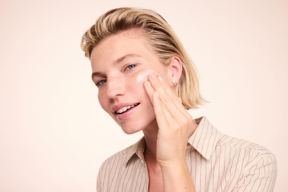 Lavera Basis Sensitive Cream ingredients panel featuring aloe vera and shea butter