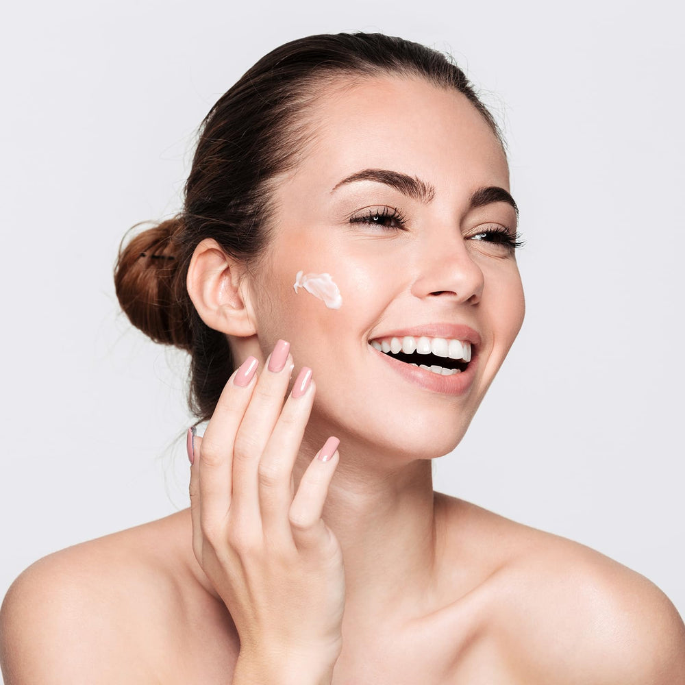 LAVONE lightweight texture suggests travel-friendly daily use