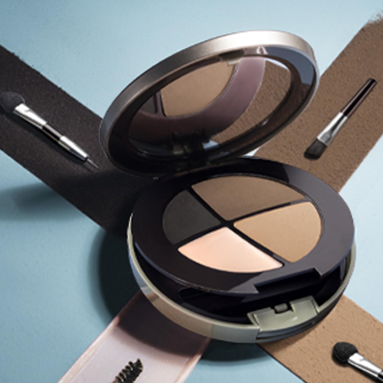 L'Bel packaging and applicators compact set for on-the-go touch-ups.