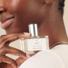Le Monde Gourmand 000 spray label close-up showing vegan and cruelty-free promise