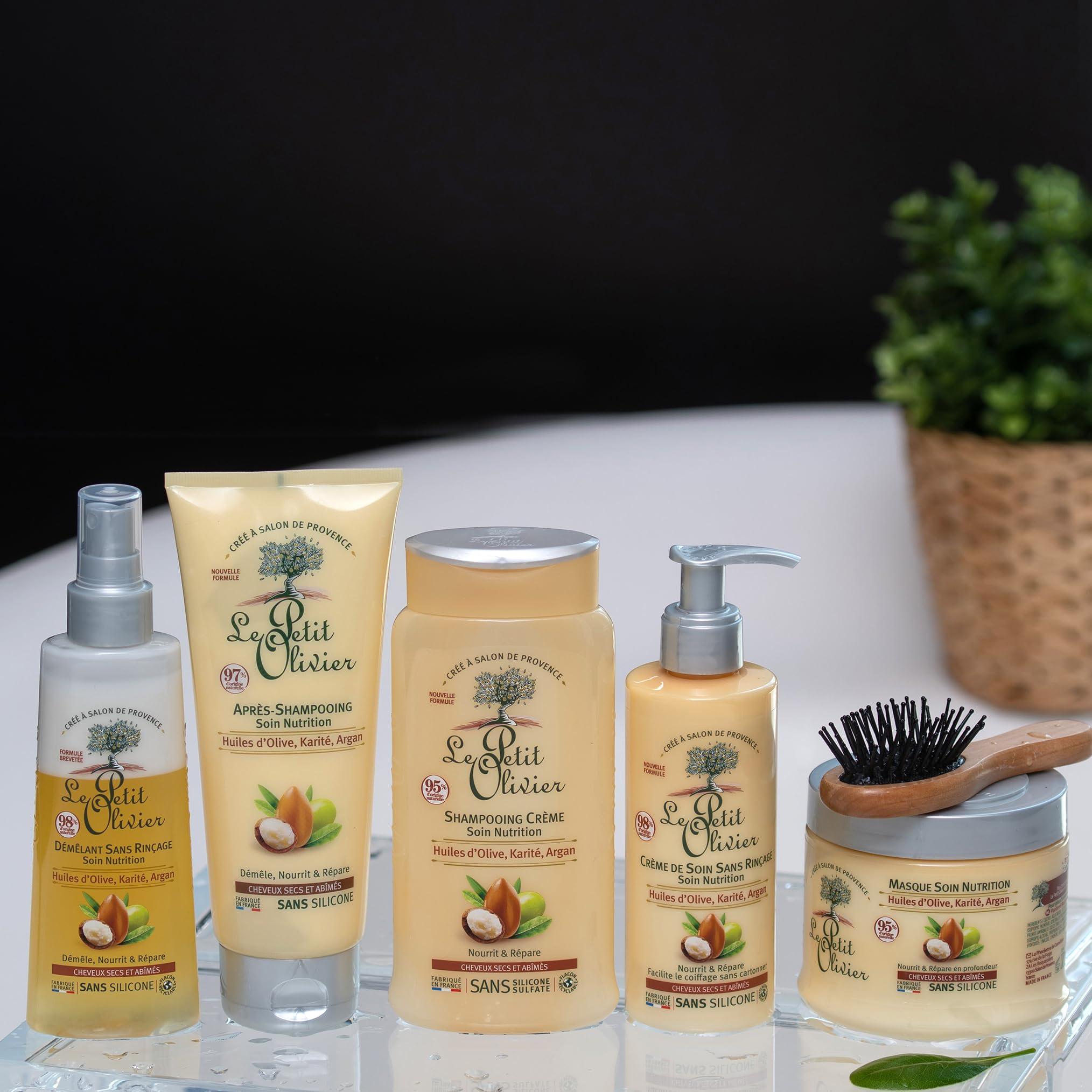 Pump bottle design of Le Petit Olivier Nutrition Cream Shampoo for easy use