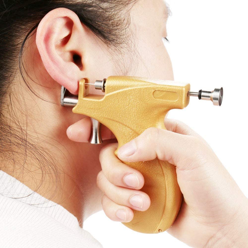 LECIEL easy-to-use piercing gun demonstrated for simple at-home steps.
