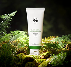 Leegeehaam Tea Tree Purifine Cleansing Foam foam-lather close-up highlights fine bubbles.