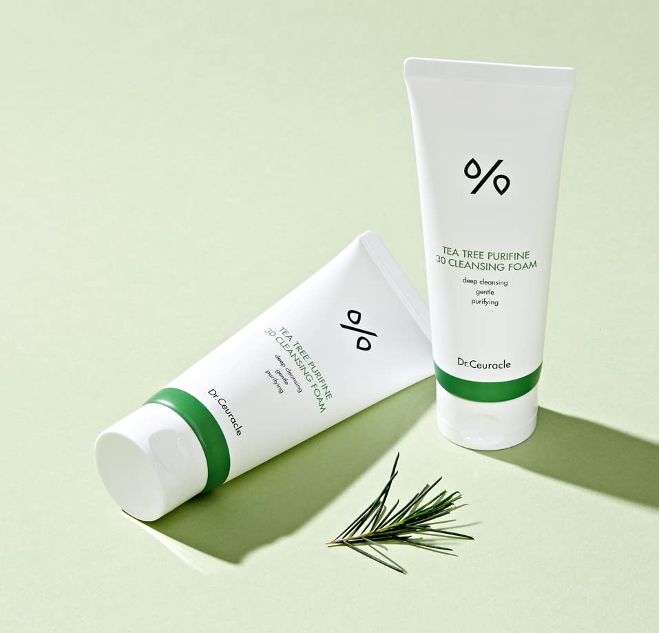Leegeehaam Tea Tree Purifine Cleansing Foam tea tree ingredient focuses on balancing troublesome skin.