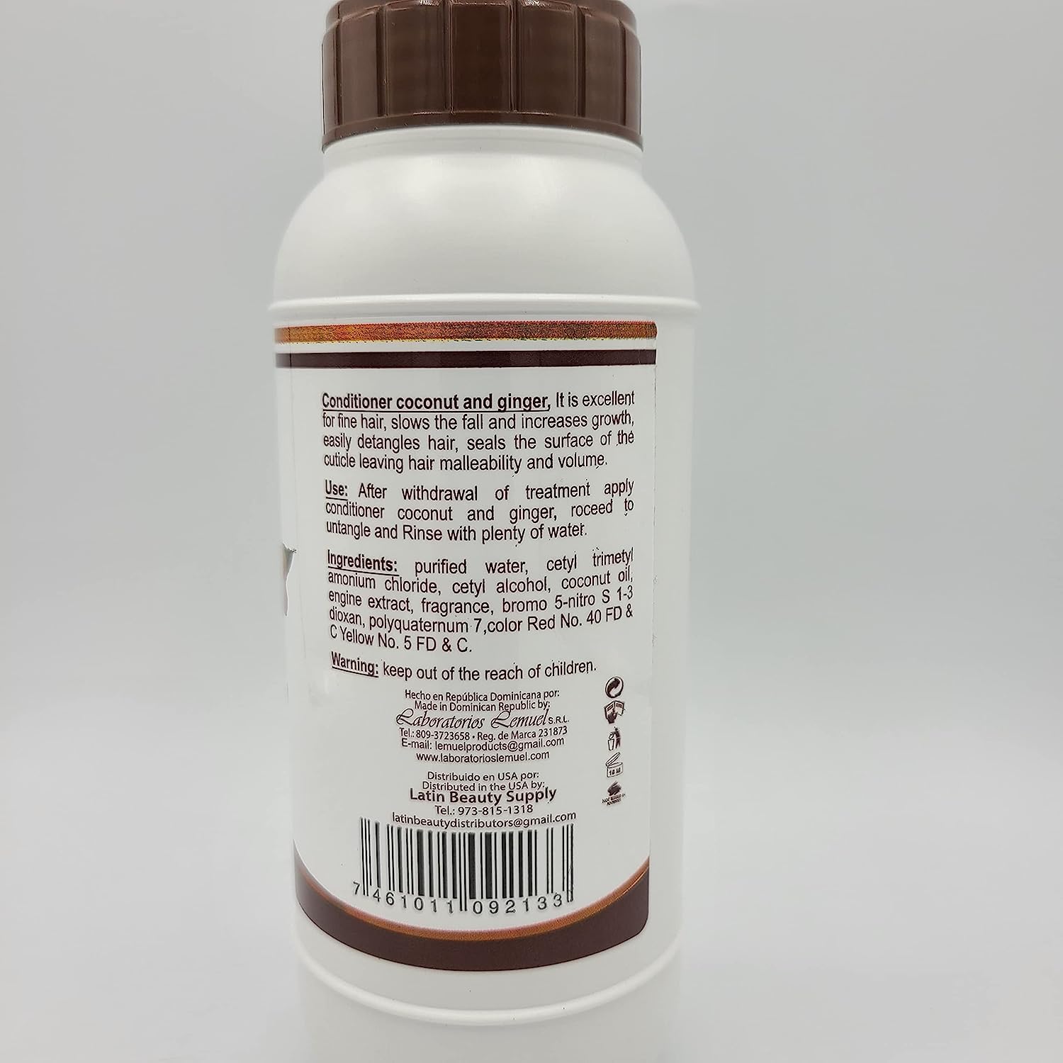 Lemuel Leche Cabra Coconut and Ginger Conditioner texture close-up shows creamy formula for detangling