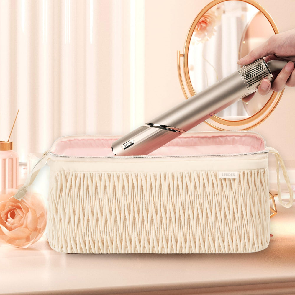 Leudes travel case is lightweight yet durable for daily use.