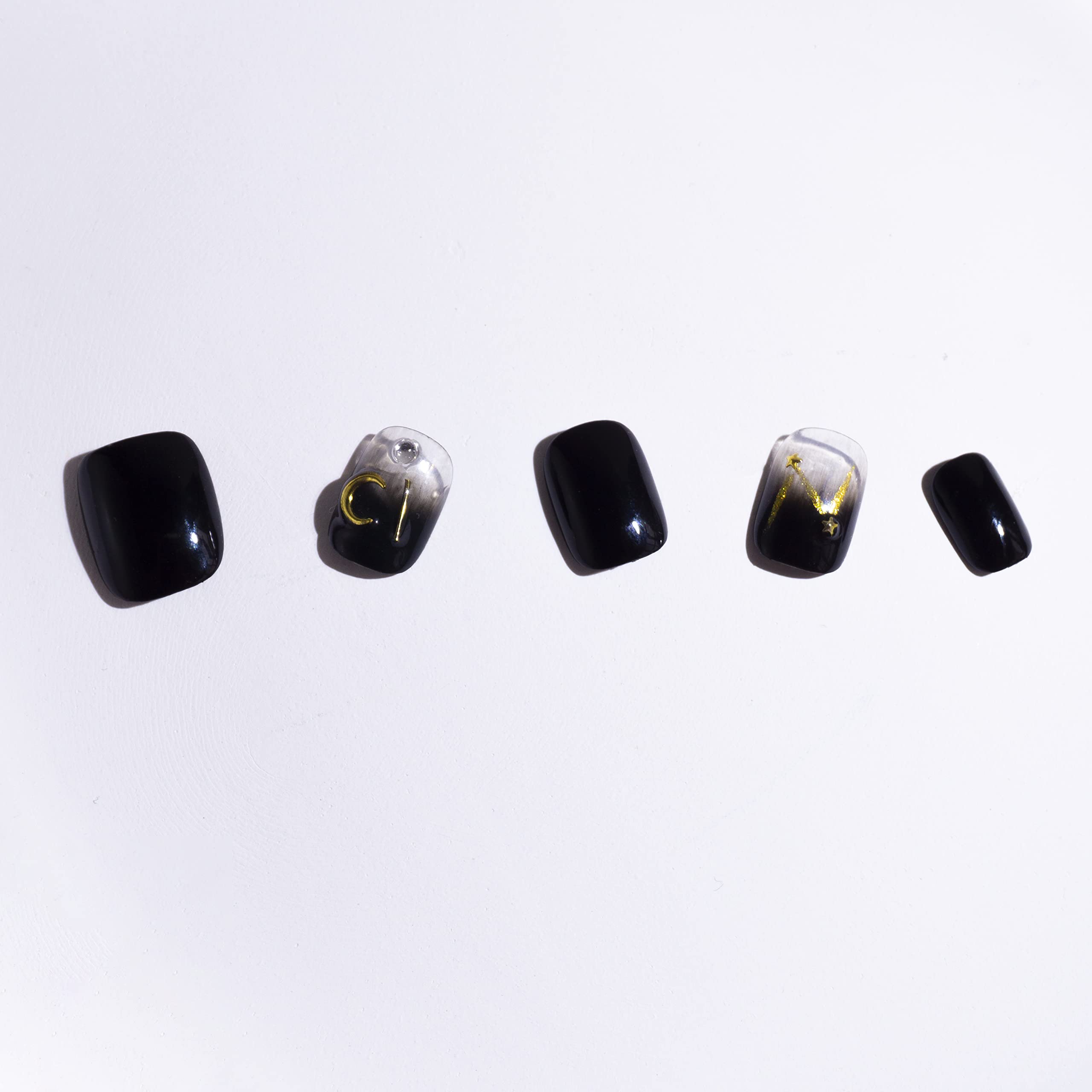 Light Rain kit includes storage box and tools for easy manicure prep