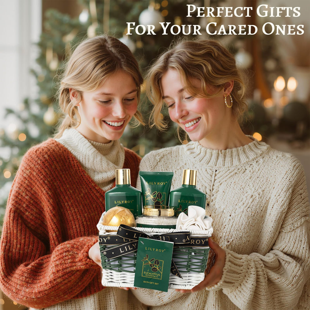 LILY ROY bath salt crystals to soften bathwater and nourish skin.