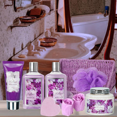 LILY ROY lavender bubble bath creates rich, soothing foam.