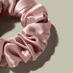 LilySilk silk hair scrunchie in ivory provides traceless, comfortable ponytails.