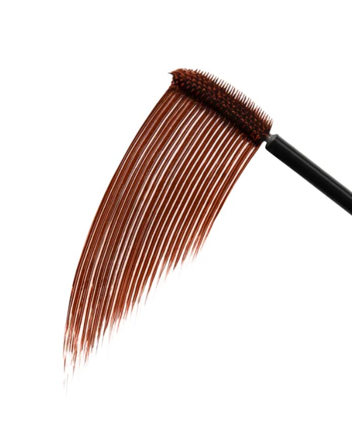 Lisa Eldridge Kitten Lash Mascara texture swatch demonstrating buildable length and fullness.