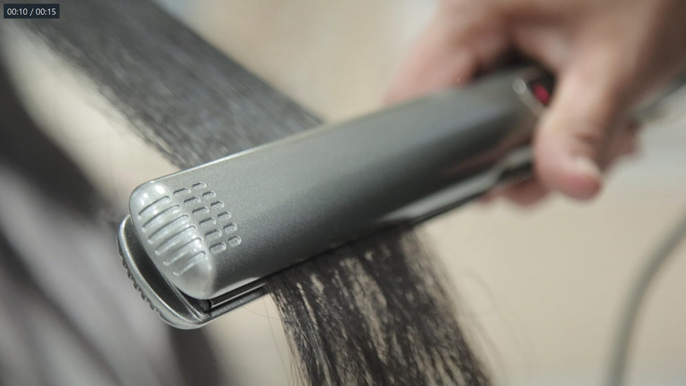 Lizze Straightener heating to 250°C for efficient styling