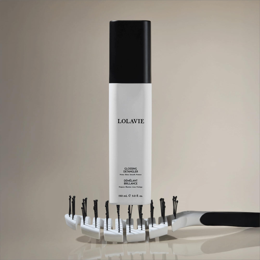LolaVie EasyGrip handle provides precise control during styling sessions