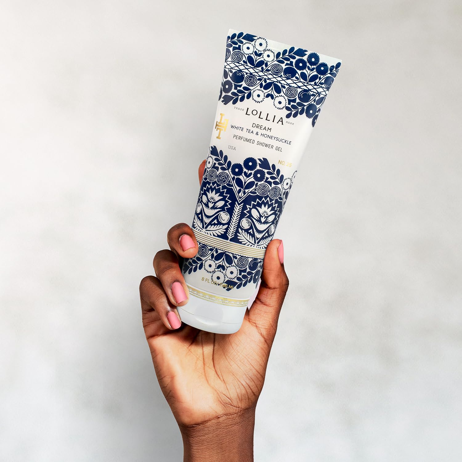 LOLLIA Dream Shower Gel produces a rich lather that rinses clean.