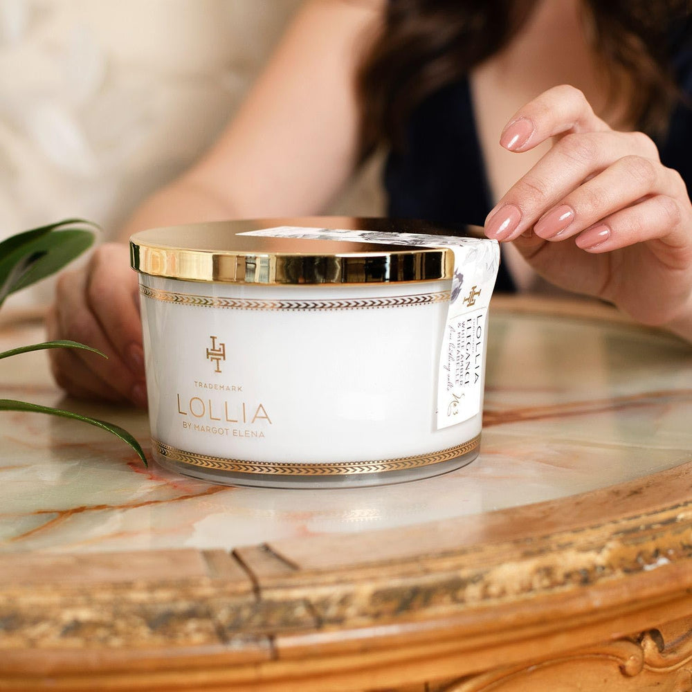 Gift-ready packaging of LOLLIA Elegance bath salts in elegant box
