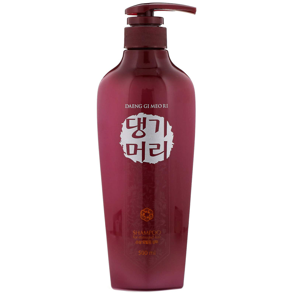 Daeng Gi Meo Ri damaged hair shampoo bottle promotes nourishment and elasticity.