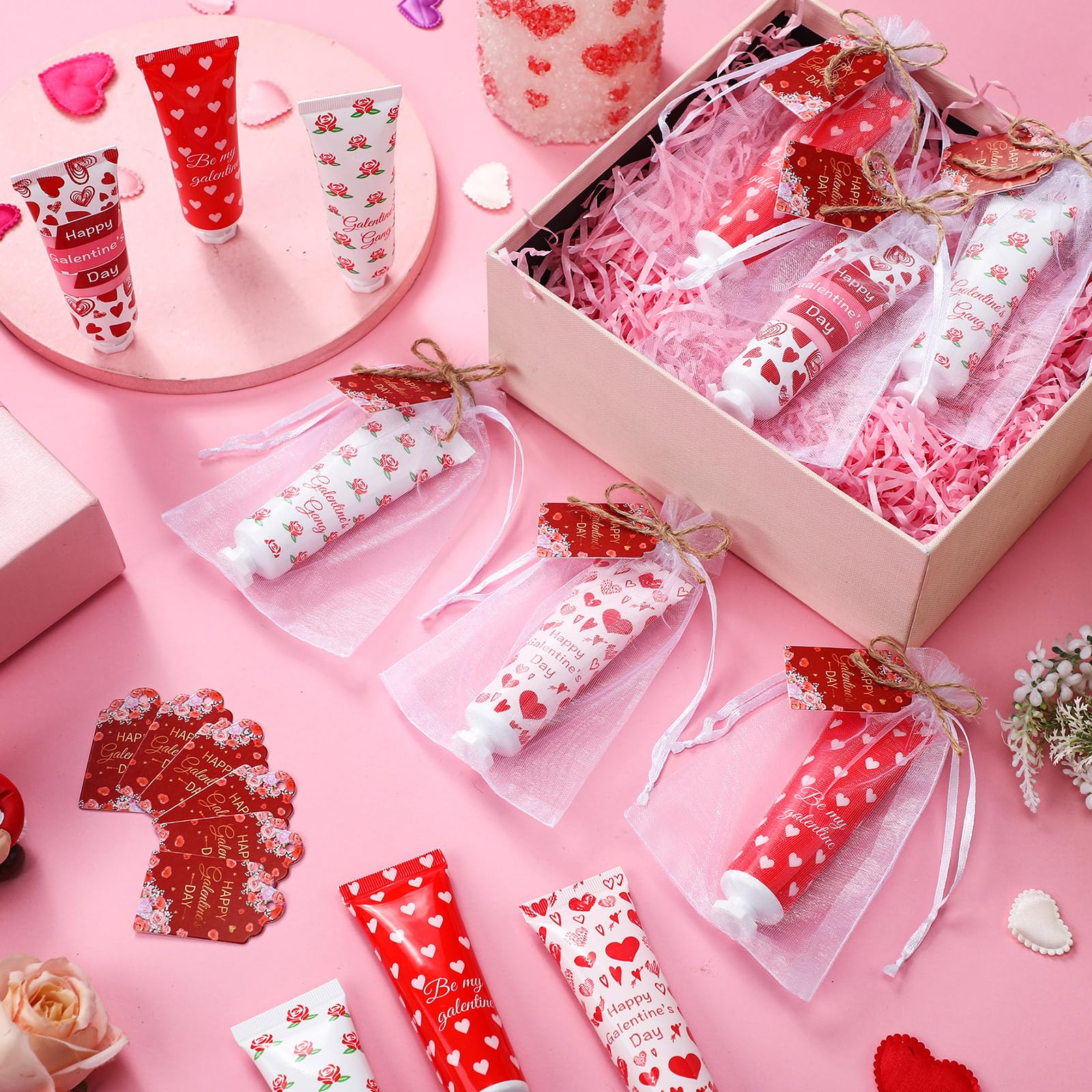 Loopeer heart-themed gift cards add a personal touch to celebrations.