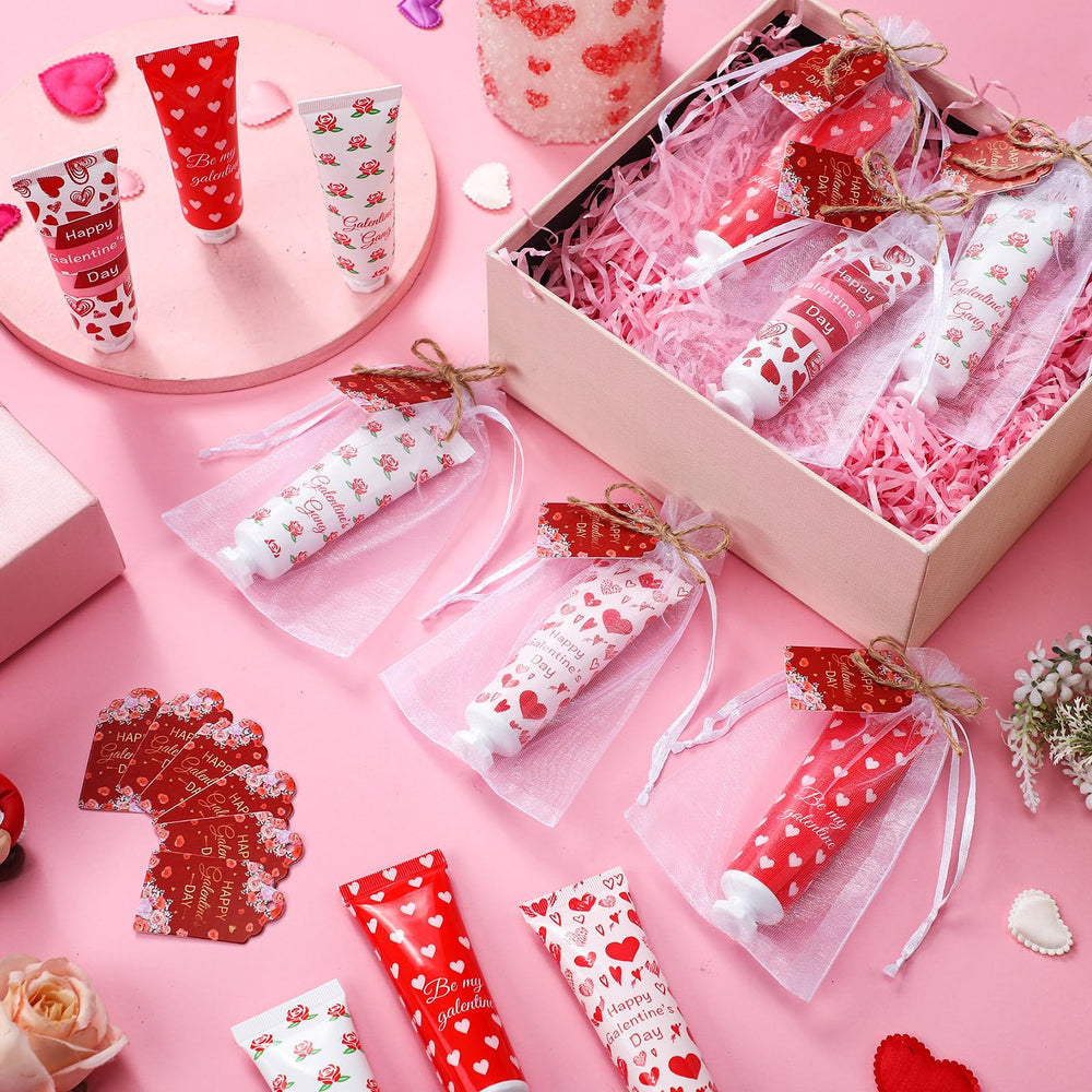 Loopeer heart-themed gift cards add a personal touch to celebrations.