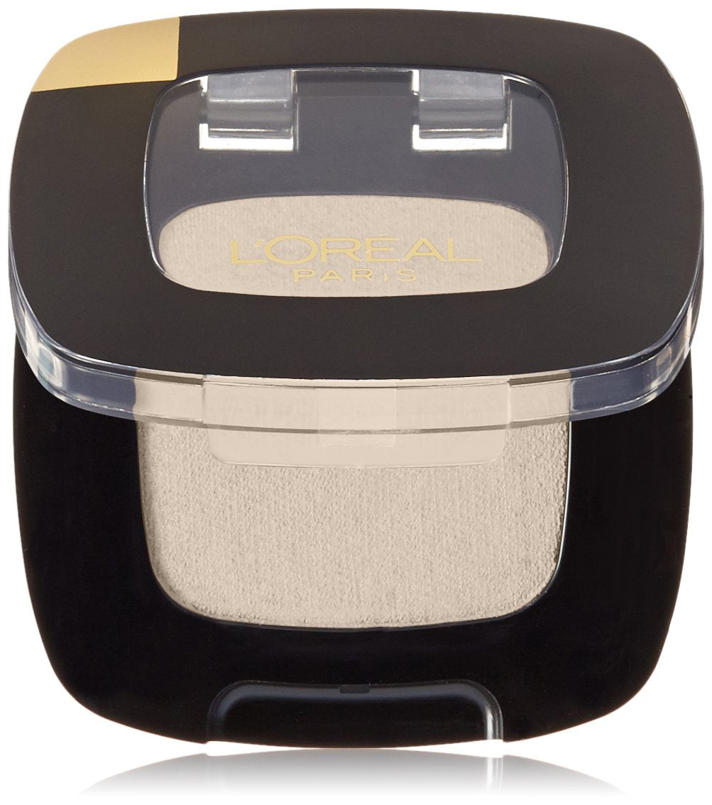 L'Oreal Paris Colour Riche Monos Paris Beach close-up showing rich pigment for vibrant lids.