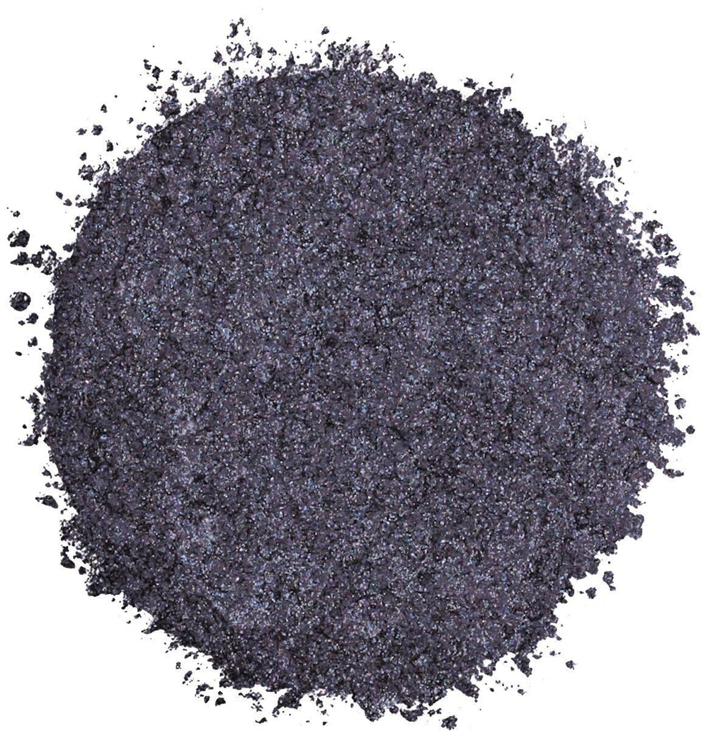 L’Oréal Paris Infallible 24HR Shadow Purple Priority eye-application demonstrates smooth, crease-resistant layering.