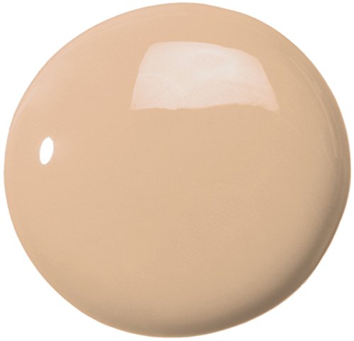 Model applying foundation for a healthy, radiant everyday look.