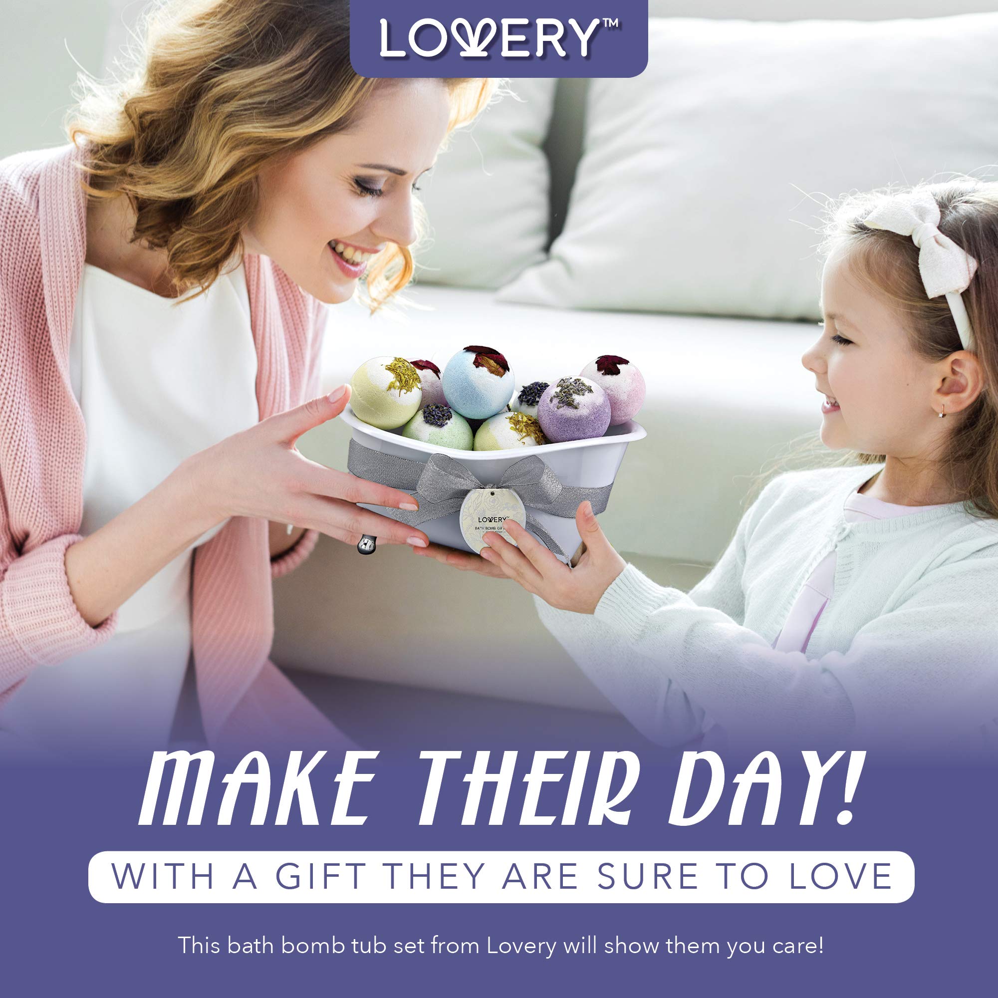 Lovery dry flower petals add an elegant spa ambience to the set.
