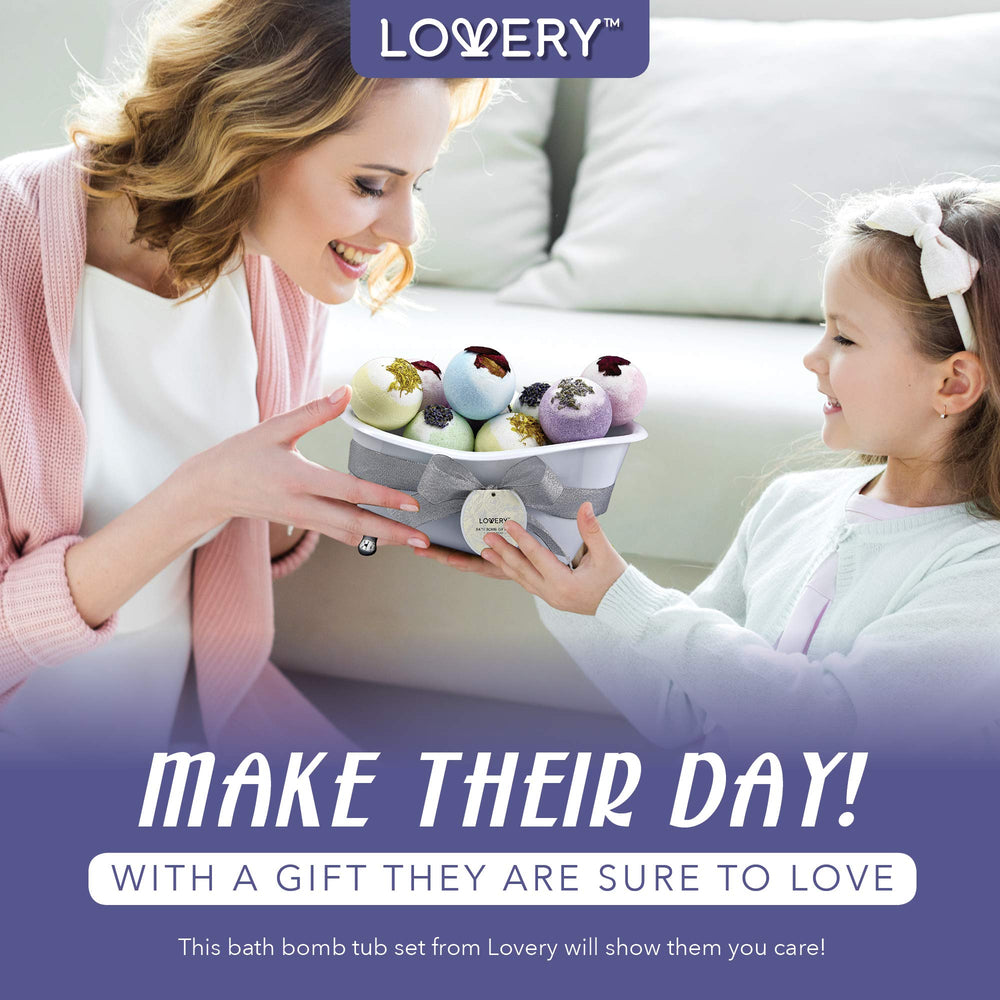 Lovery dry flower petals add an elegant spa ambience to the set.